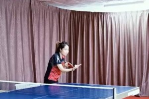 以乒乓球背部轰炸训练提升球技的秘密（乒乓球训练新方法，全方位锻炼身体，提高球技）