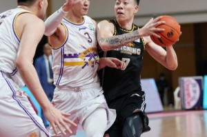 篮球半场4对4防守赛的策略与技巧（掌握关键时间节点，攻守兼备获胜关键）