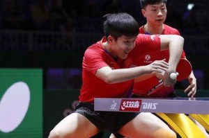 乒乓球双打技巧大揭秘（如何在乒乓球双打中拿球成为胜利的关键）