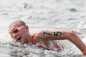 提高游泳技巧，畅游丽水（掌握游泳的窍门，享受水中的乐趣）