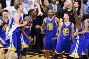 NBA历史上最高的跳跃能力排行榜（球员们如何以惊人的跳跃能力征服NBA篮球赛场）