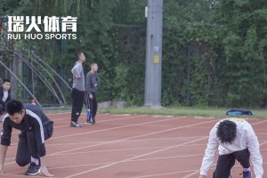 中考游泳技巧男生海边跑步（男生海边跑步锻炼身体的好处）