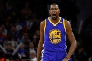 NBA球星帅气排行榜（探寻NBA历史上最帅气的十大球星，誓要让你心动不已！）