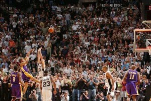 NBA绝杀排行榜（揭秘NBA历史上最为经典的绝杀时刻与排名依据）