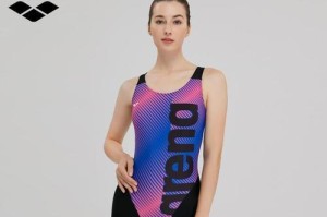 如何选择适合的游泳衣服（挑选游泳衣服的技巧和注意事项）