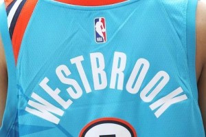 NBA球衣好看排行榜（探索NBA球衣设计的创新与时尚，展现篮球魅力）