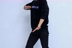 掌握足球自然蹬腿技巧的秘诀（提升射门能力的关键步骤）
