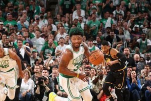 NBA史上最强后撤步排行榜（探索NBA历史上最具威力的后撤步技术，揭示最顶级球员的绝技）