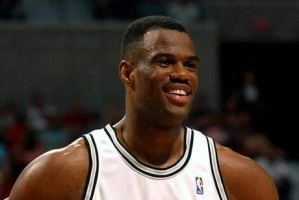 NBA中锋能力排行榜（探索NBA历史上最出色的中锋球员及他们的特点）