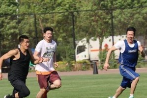 大学足球课（全面提升踢球水平，让你在球场上大放异彩！）