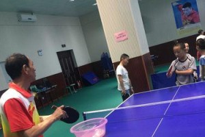 儿子的乒乓球激发了张嘴的无限可能（探寻儿子乒乓球背后的成长故事，张嘴成为他的庇护所）
