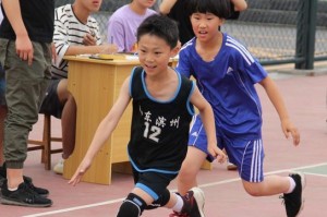篮球进攻防守基础训练的重要性（打造全面球员的关键训练方法）