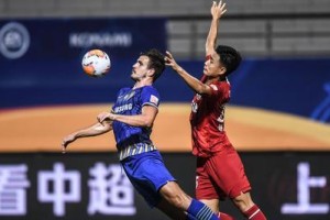 足球半空停球技巧，提高控球能力（掌握半空停球技巧，成为足球场上的掌控者）