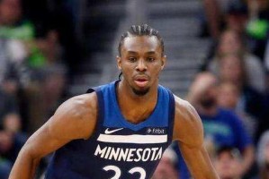 NBA小前锋中距离得分排行榜