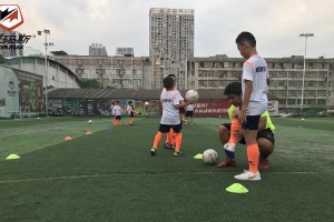 足球教练安排技巧，培养出色球队（提升球队表现，赢得胜利的关键技巧）