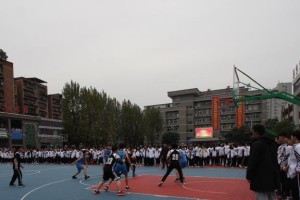 打好篮球和排球的关键在于正确的走路动作（篮球和排球走路动作要领及训练技巧）