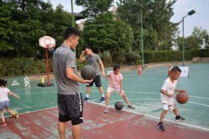 篮球场上的防守能手和跑动悍将（揭秘适合以篮球防守和跑动为特长的位置及技巧）