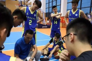 篮球五人轮转防守的关键技巧（打造坚实的防守阵容，助力球队胜利）
