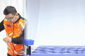 乒乓球训练发球技巧教学（提高发球技术，让你的球路更准确、变化更多样）