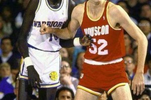 NBA今年身高排行榜的霸主是谁？（揭秘NBA最高球员及其出色表现）