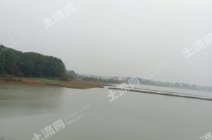 探寻鄱阳东湖的路亚钓鱼乐园（挑战路亚钓鱼，畅游鄱阳东湖）