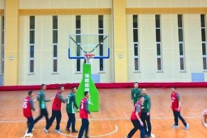 小学生篮球防守战术的选择与实施（提高篮球防守能力，打造坚实防线）