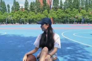 篮球热血男孩的防守诱惑（让女生感受到速度与力量的魅力）