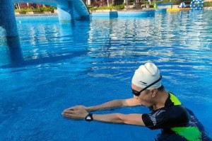 游泳换气技巧手——入水角度的重要性（掌握入水角度提高游泳换气效率）