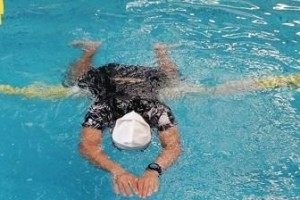 本地游泳小技巧（掌握游泳技巧，畅享本地水域乐趣）
