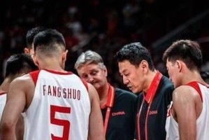 篮球场上发球时，防守人可以防吗？（探讨篮球发球时的防守策略和技巧）