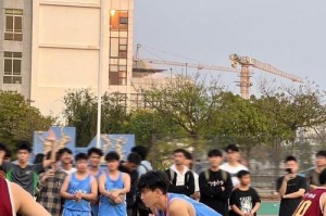 如何有效防守篮球对手（掌握关键技巧，击败对手）