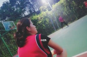 女生如何有效防守篮球场（提升篮球技巧和战术意识的关键方法）