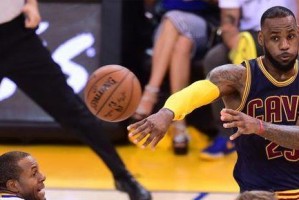 NBA现役后卫得分排行榜（统计数据揭示现役后卫的得分实力，詹姆斯或库里将领跑？）