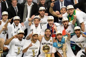 2021年NBA球队排行榜及关键比赛（球队实力分析与赛季精彩瞬间）