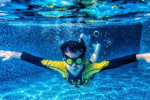 儿童游泳技巧大揭秘（掌握正确的游泳技巧，让孩子安全快乐畅游）