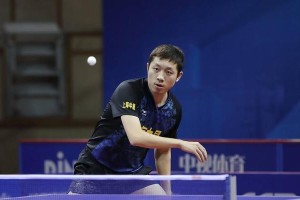 乒乓球发球偷袭法（以发球变化攻敌无备，实现乒乓球比赛的逆袭战术）