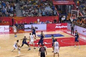 探讨篮球防守的正常压迫力（解读篮球防守的关键要素及对手压迫度量化）