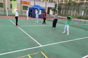 篮球场防守规则新手入门指南（掌握篮球场防守规则的基本技巧与策略）