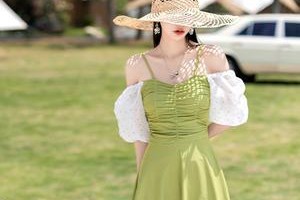 夏日男士游泳衣服的搭配技巧（时尚、舒适、个性，打造夏日游泳时尚风潮）