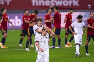 回顾世界U20世界杯历史（世界U20世界杯的辉煌战绩与未来趋势展望）