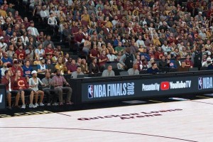 NBA广告收入排行榜（揭秘NBA商业赛场的巨额利润，探索广告营销的新趋势）