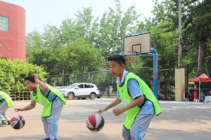 篮球防守的68种基本功训练（提升篮球防守水平的关键技巧与训练方法）