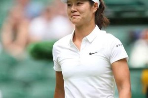 李娜（一个坚韧不拔的女子，战胜困难，成就辉煌）