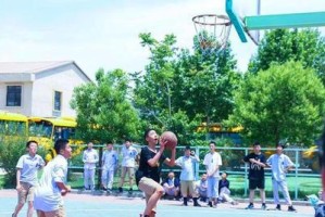 如何在打篮球防守时放开双手（提升防守能力的关键技巧）