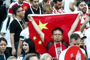 中国踢进世界杯的传奇历史（重返世界舞台的梦想——中国足球的崛起与挑战）