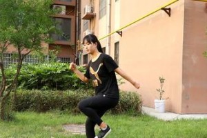 排球杀球摆臂动作要领（掌握排球杀球摆臂的技巧和关键点）