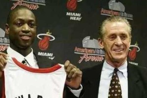 NBA球星身价排行榜（揭秘NBA球员巨额财富背后的秘密和努力）