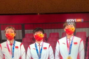女子单排乒乓球冠军的背后故事（超越极限，勇往直前）