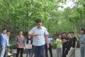 以水运乒乓球为主题的创新玩法（在水中挥洒激情，畅享乒乓乐趣）