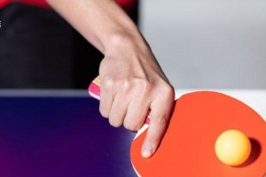 乒乓球规则和裁判法解析（一场关于公平竞技的比赛——乒乓球规则和裁判法的重要性）